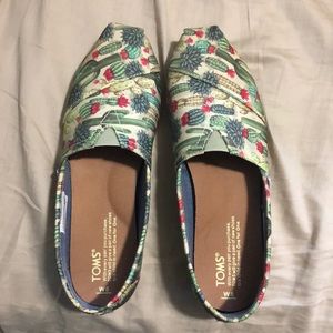 TOMS Fern Green Cactus Sz 8